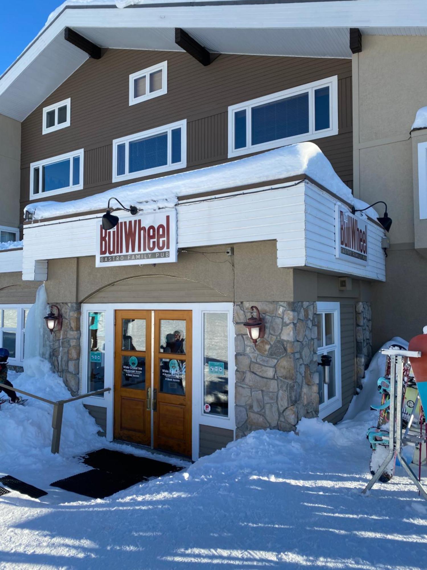 3 Bedroom 3 Bath Ski In Ski Out With Private Hot Tub Big White Ski Resort Экстерьер фото
